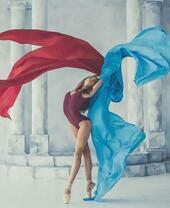 Репетиция балерины в купальнике